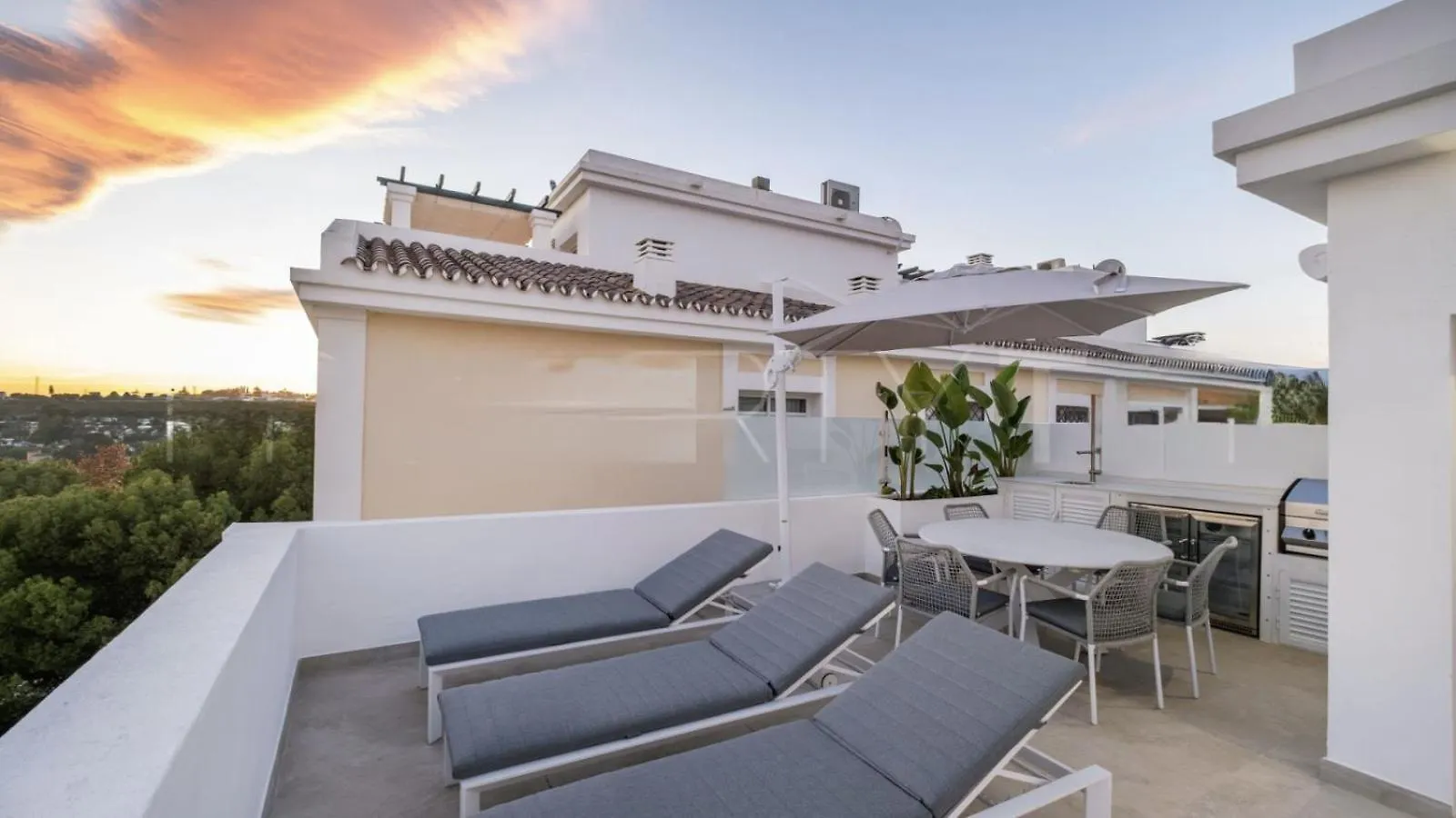 The Exquisite Townhouse In Aloha Gardens Villa Marbella Spain