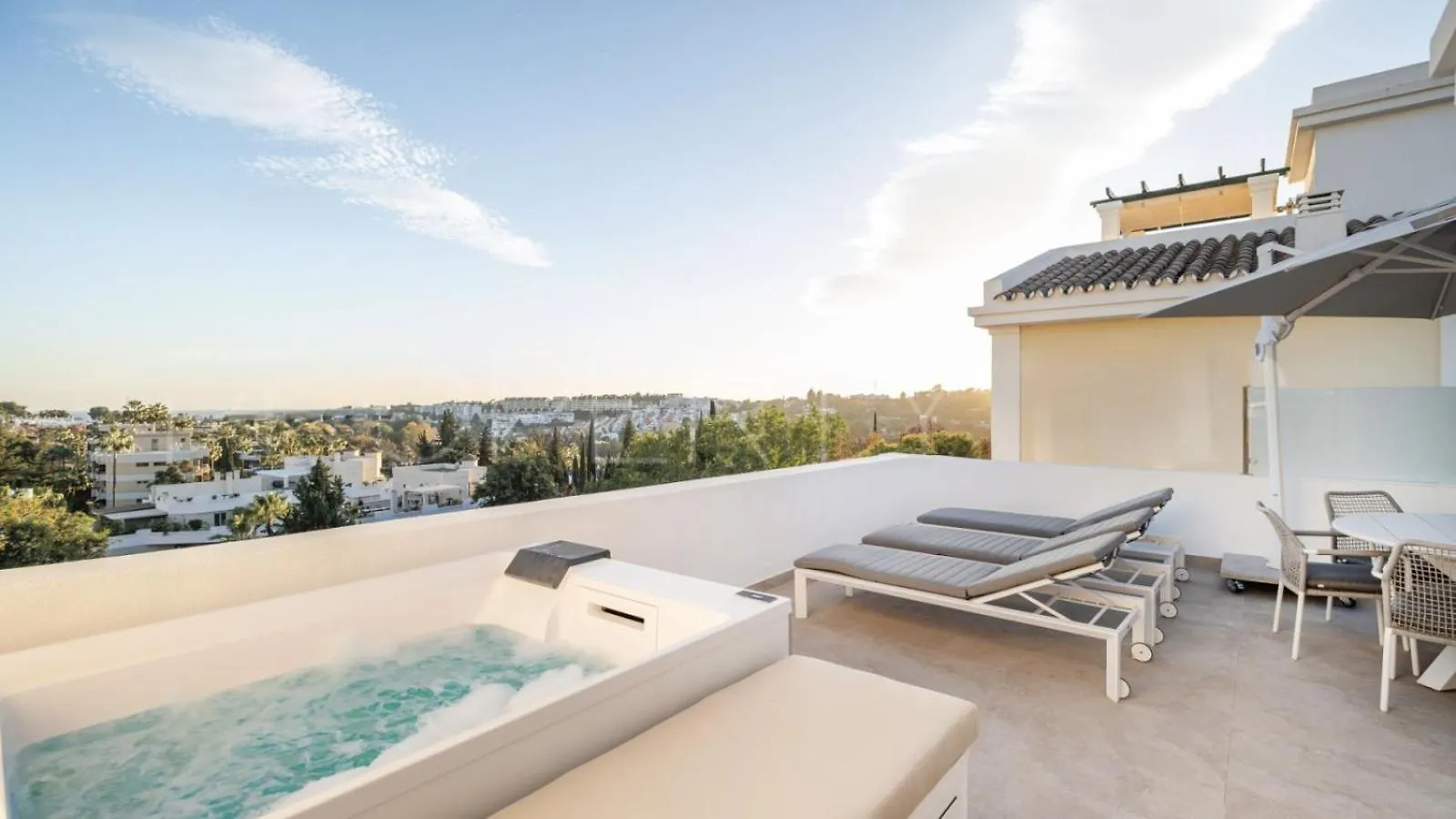 The Exquisite Townhouse In Aloha Gardens Villa Marbella