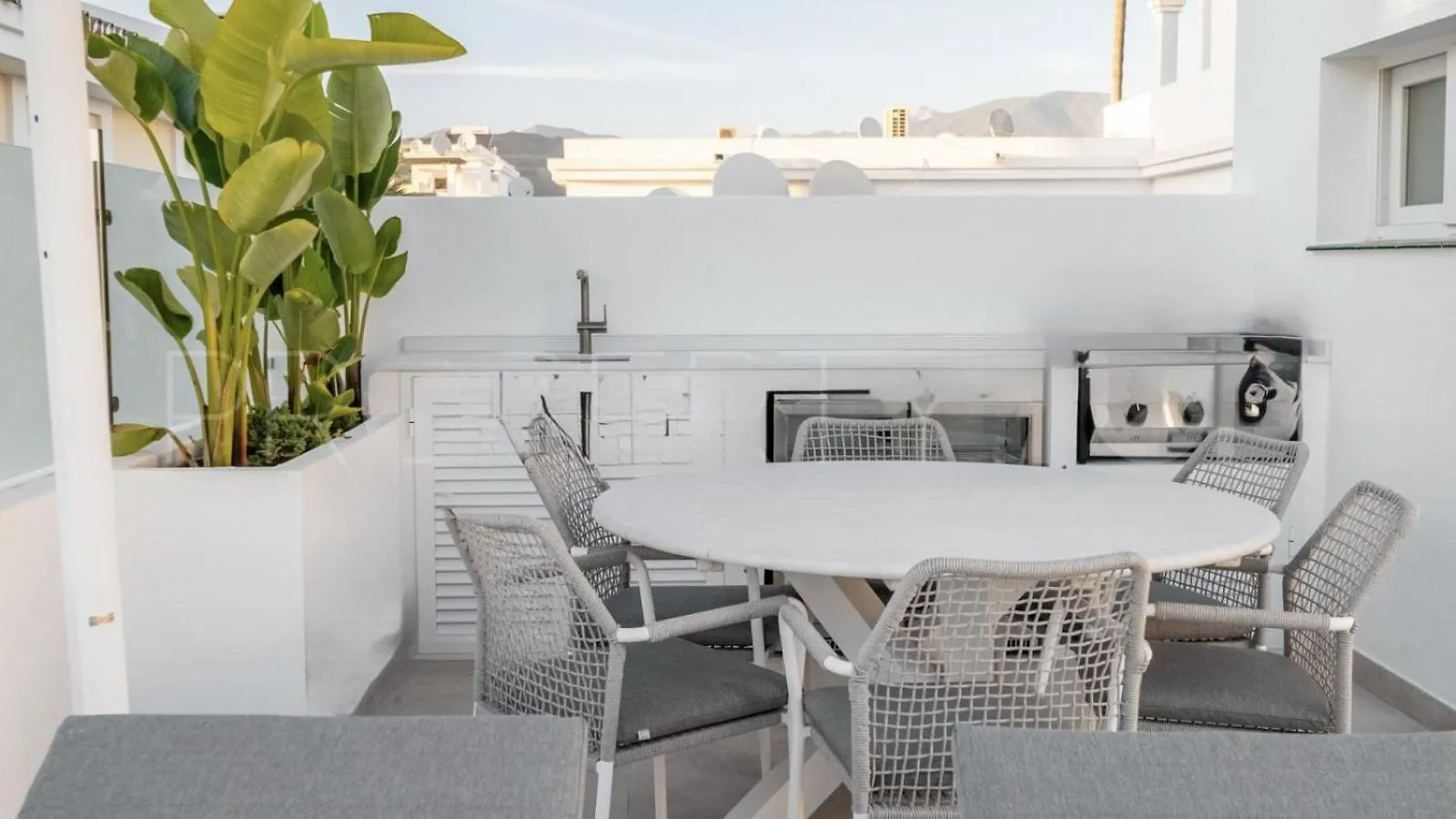 마르베야 The Exquisite Townhouse In Aloha Gardens 빌라 0*,  스페인